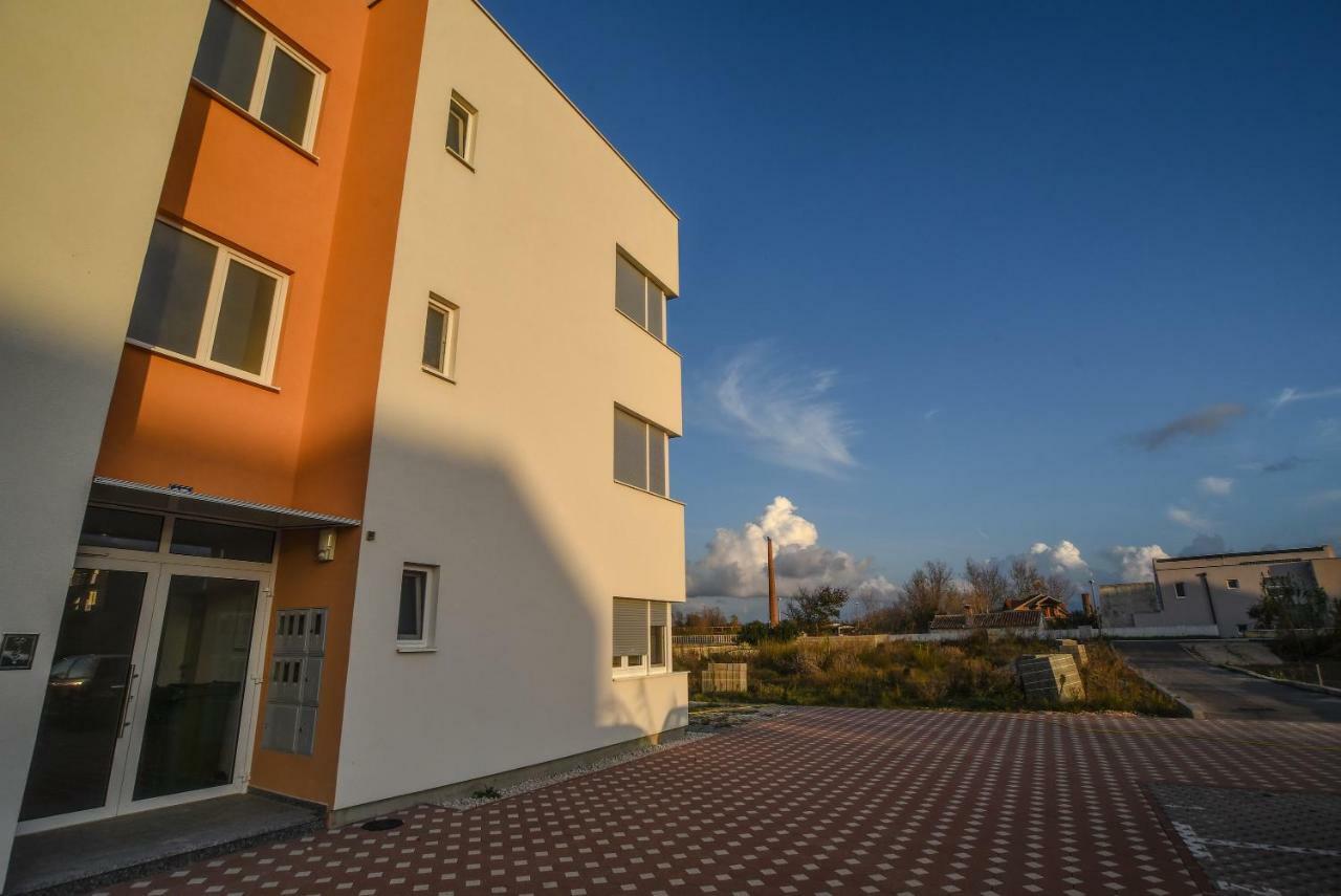 Apartman Mar Nin Exteriör bild